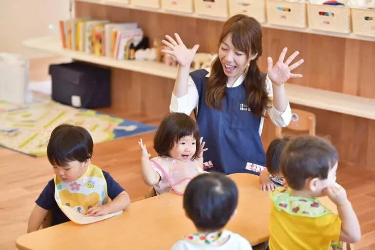 お遊戯のようす